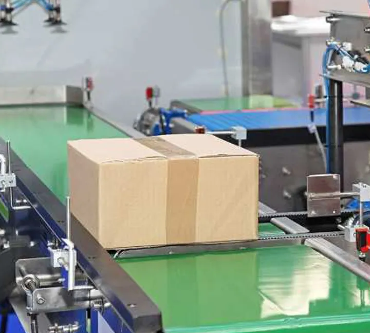 Banda para transporte de cajas en empaque